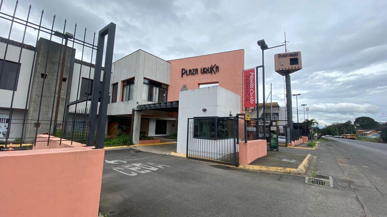 Plaza Uruca 1